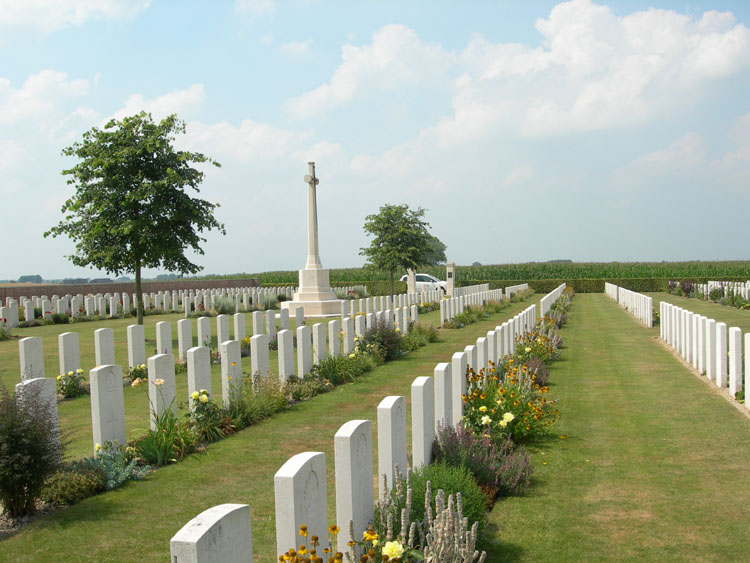 The Huts Cemetery, Dikkebus, West-Vlaanderen, Belgium
